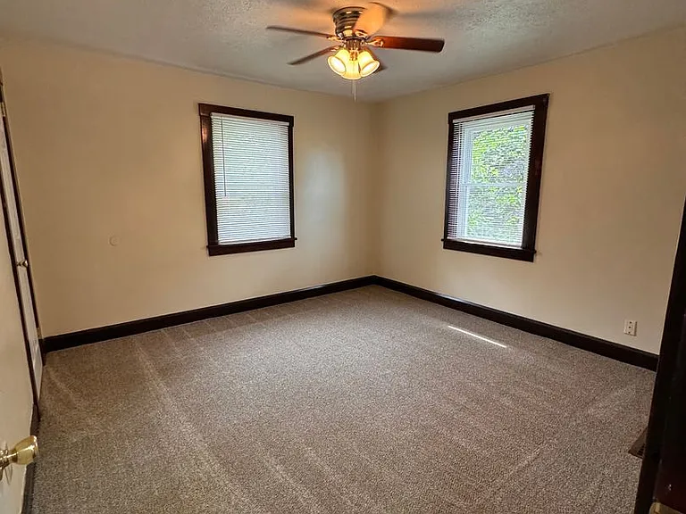 208 Pennsylvania Ave — Photo 14