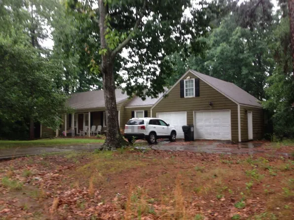 226 Meadowbrook Dr, McDonough, GA 30253
