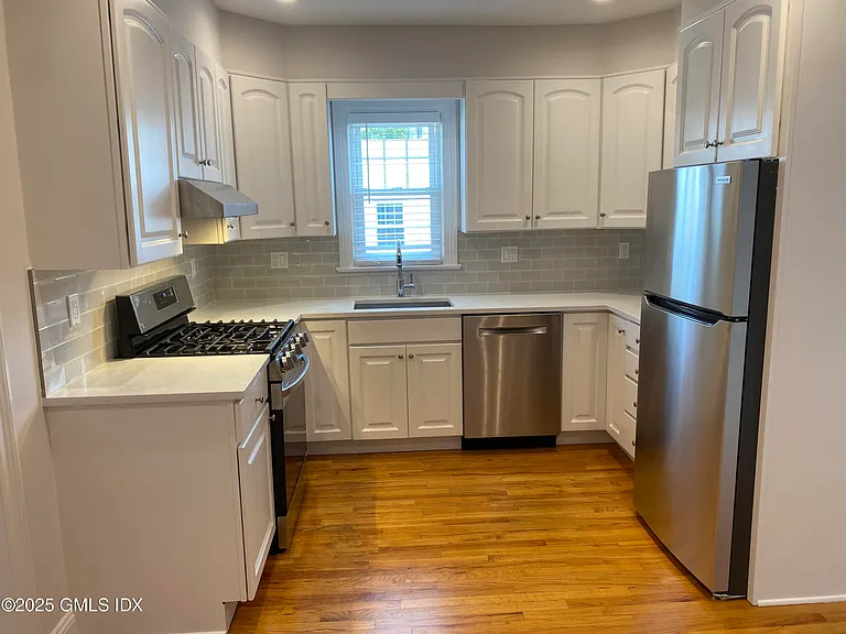 9 Sound View Ct #2B — Photo 3
