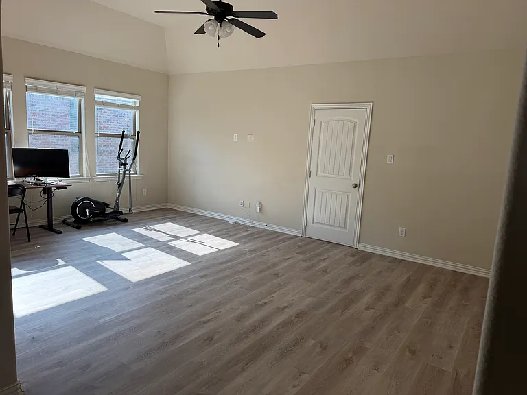 14803 Huffman Ln — Photo 8