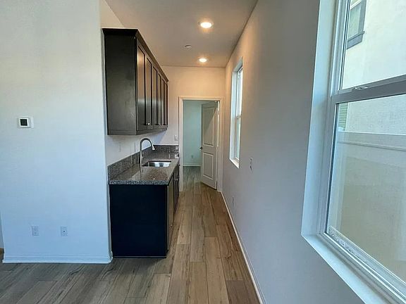 3rd image of 1688 Sunny Heights Ln