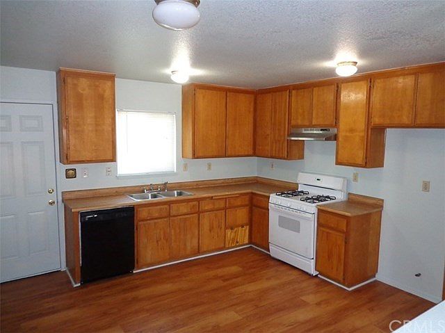 Spacious Kitchen