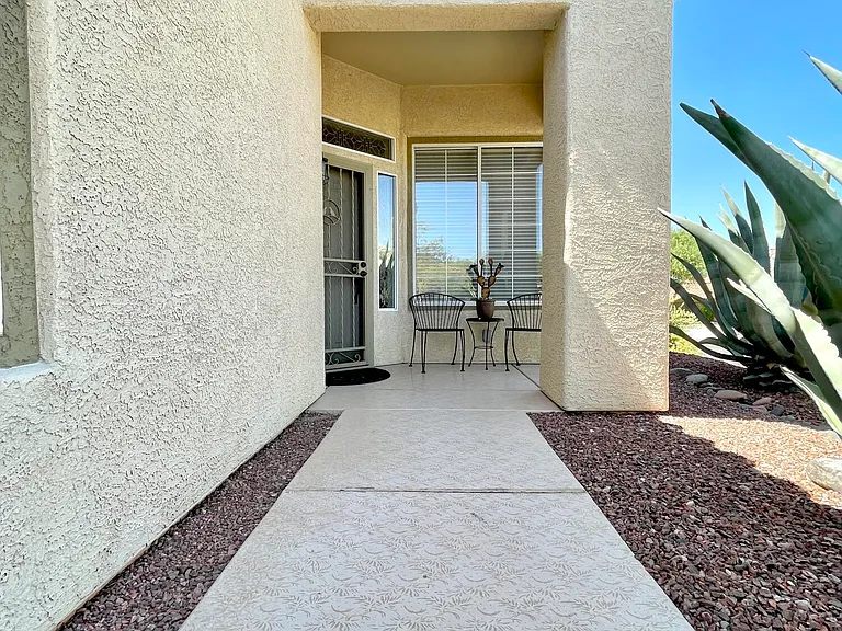 13045 N Burrobush Loop — Photo 2