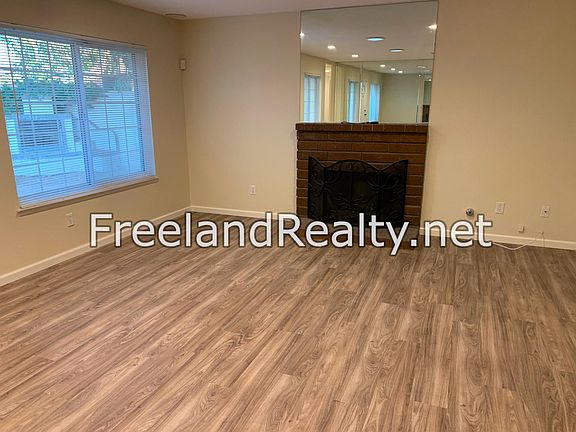 4th image of 26091 Gardner St