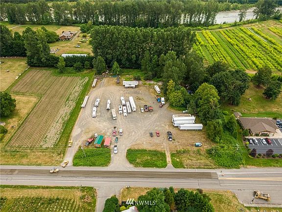 3rd image of 3757 Mount Baker Hwy