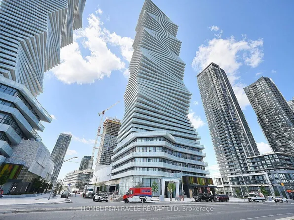 3900 Confederation Pkwy #209, Mississauga, ON L5B 0K7
