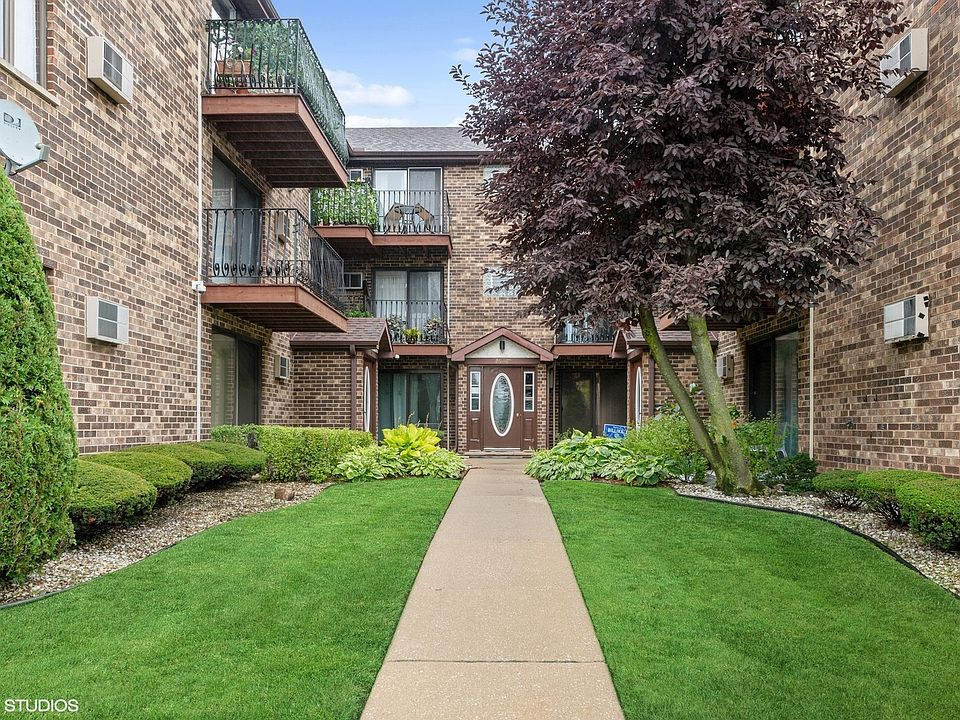 1st image of 3607 N Narragansett Ave APT 204