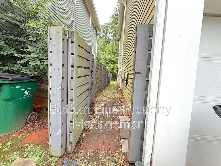5218 Kelly St — Photo 26