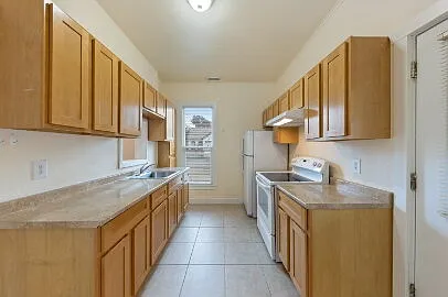 908 SE Shelton St — Photo 14