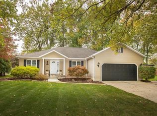 5310 Oakwood Dr, Sheffield Village, OH