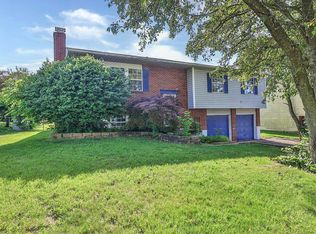 28 Hearthstone Ct, Florence, KY 41042
