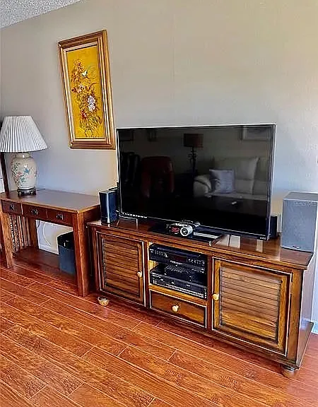 4575 Cove Cir #506 — Photo 8