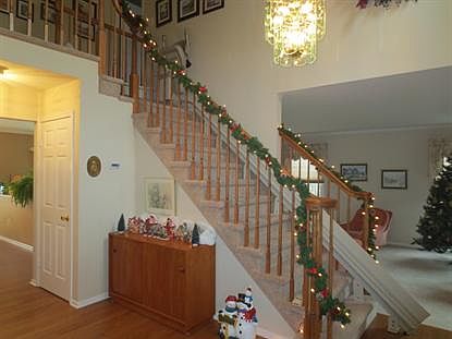 2nd image of 14 Lauren Ln