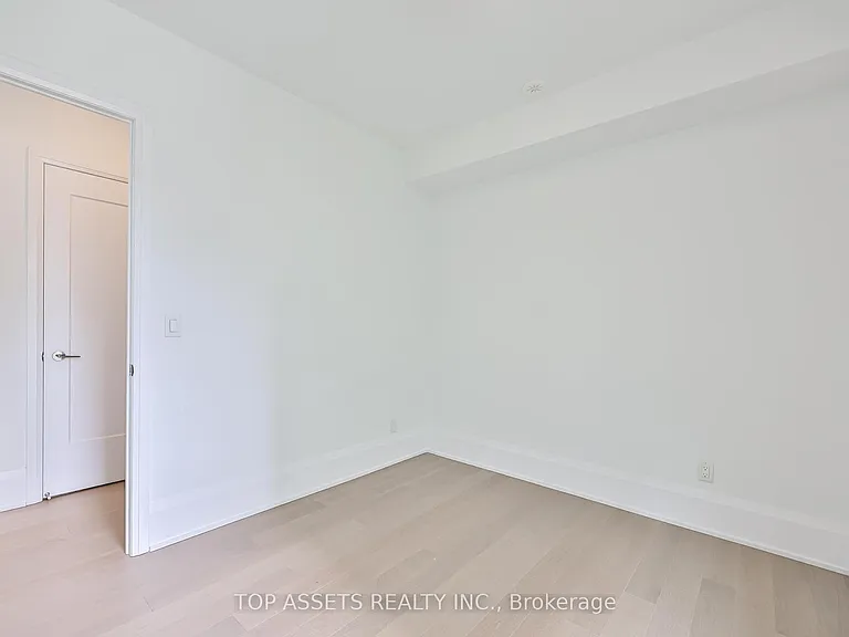 101 Erskine Ave #Townhouse 10 — Photo 34