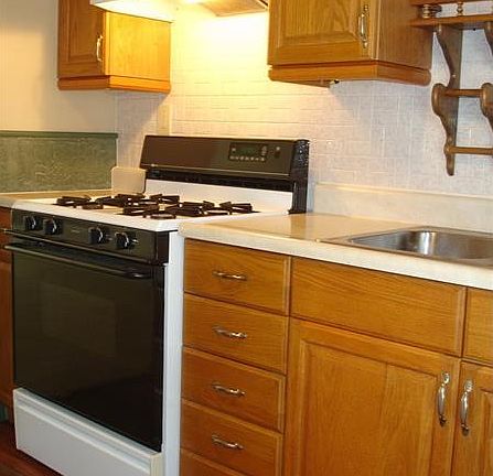 3rd image of 209 College Park Dr