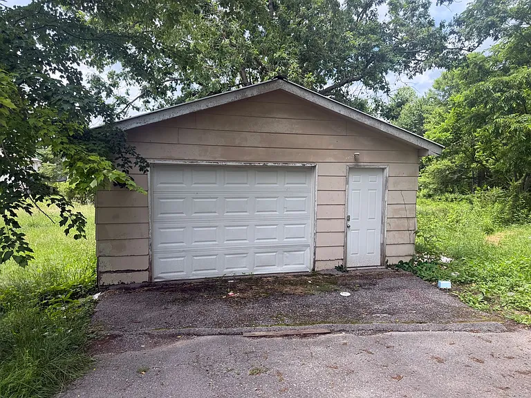 435 Lusk Ave — Photo 22