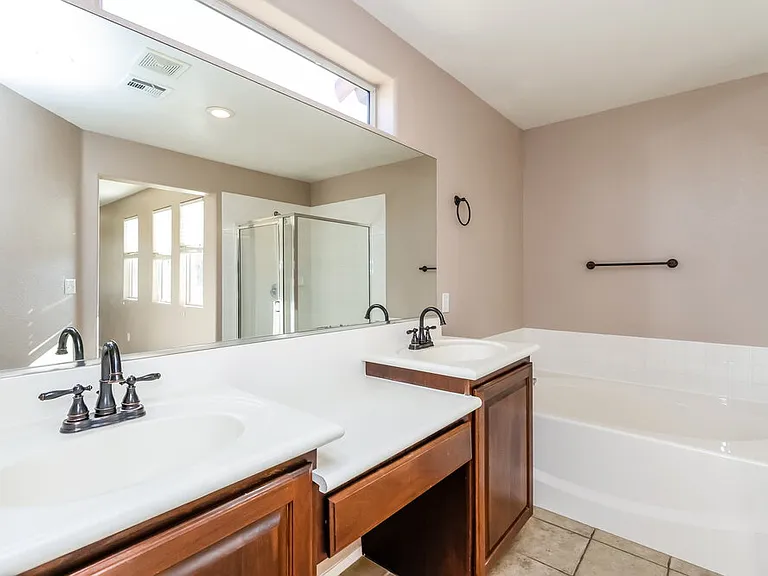 970 Medina De Leon Ave — Photo 12