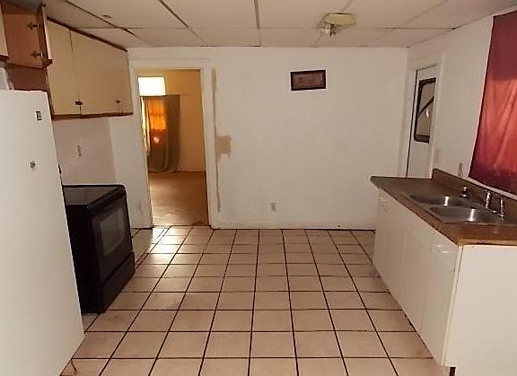 4th image of 906 4th Street