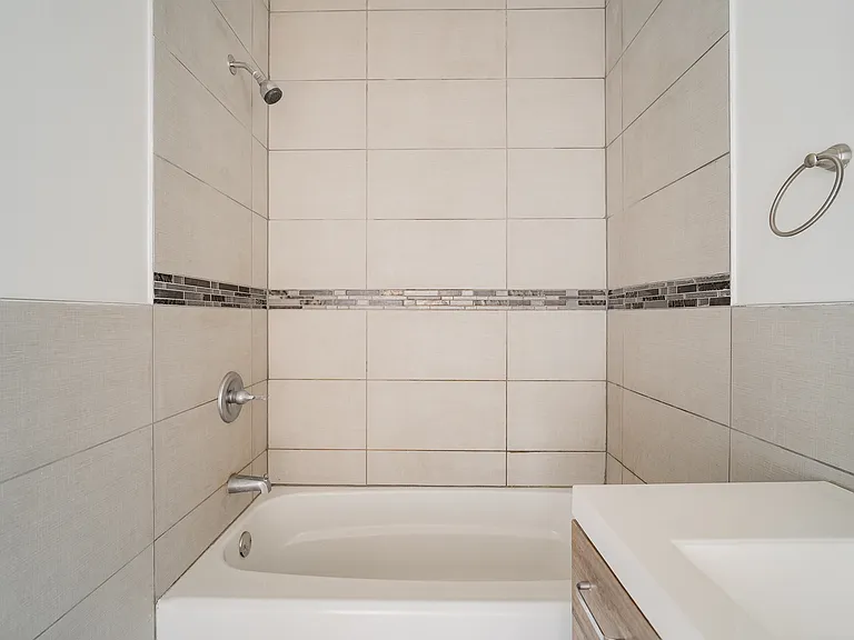 4742-48 S. Woodlawn Ave — Photo 25