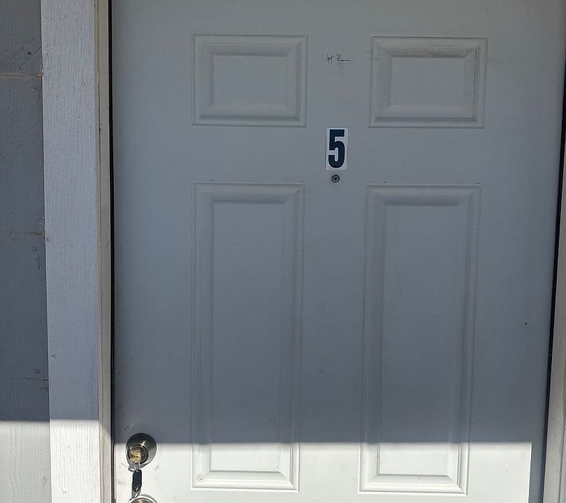 1st image of 900 S Houston St #5