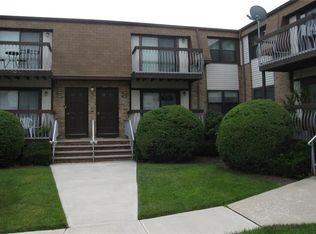 1315 N Oaks N Blvd, North Brunswick, NJ 08902