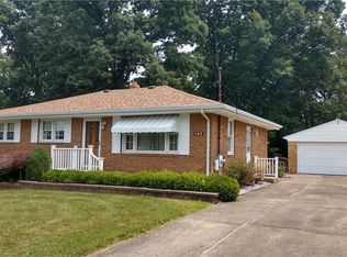 145 Woodland Dr, New Middletown, OH 44442