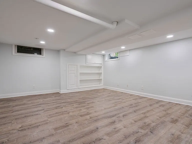 53 W Plain St #B — Photo 16