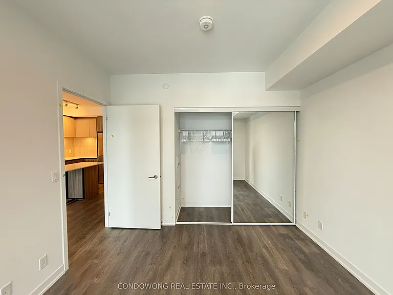 7950 Bathurst St #1121 — Photo 5