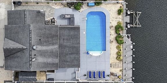 3rd image of 378 Bayview Ave