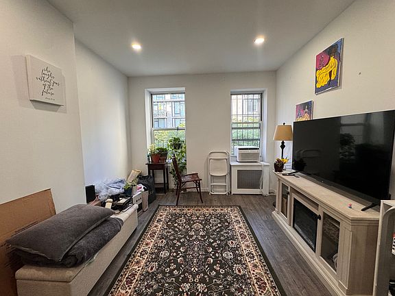 3rd image of 359 W 52nd St #4