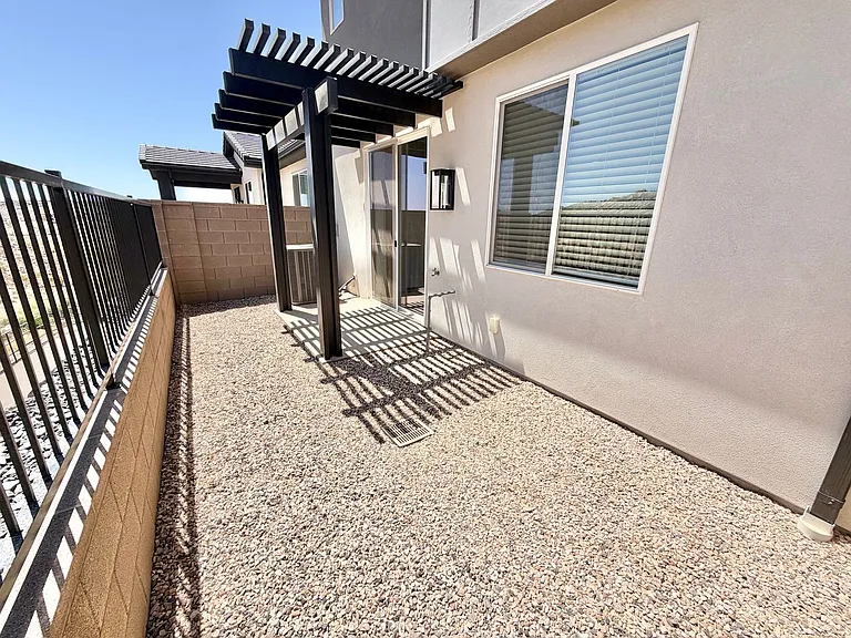 3934 E Fossil Way — Photo 23