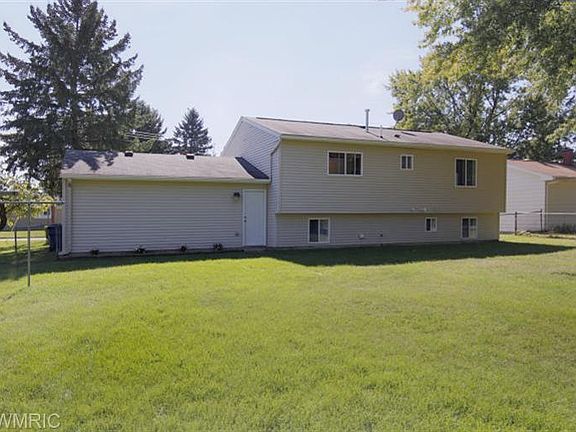 2nd image of 3829 Borgess Dr