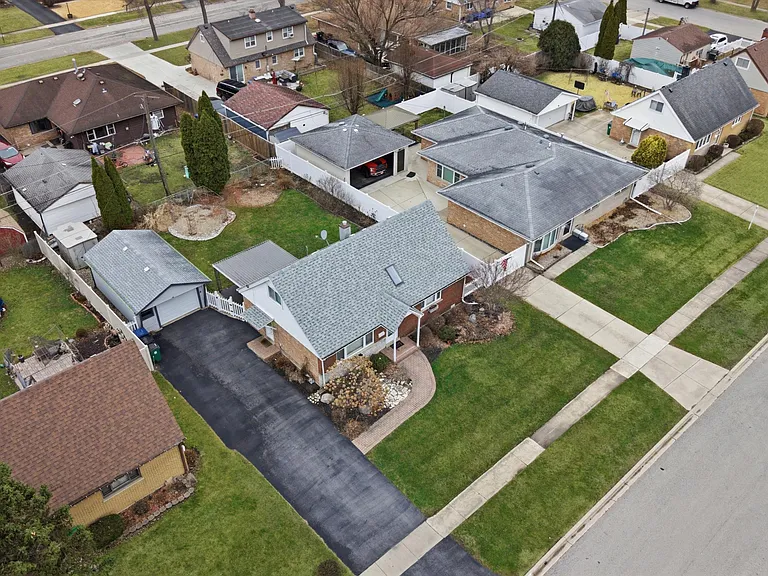 8912 Windsor Ln — Photo 30