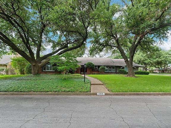 3rd image of 4918 Lake Hurst Dr