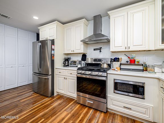 5th image of 715C Wooton Court