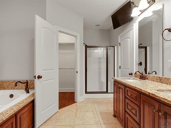 5th image of 2214 Parish Road