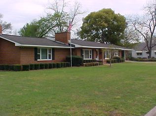 38 Crowder St, Baxley, GA 31513