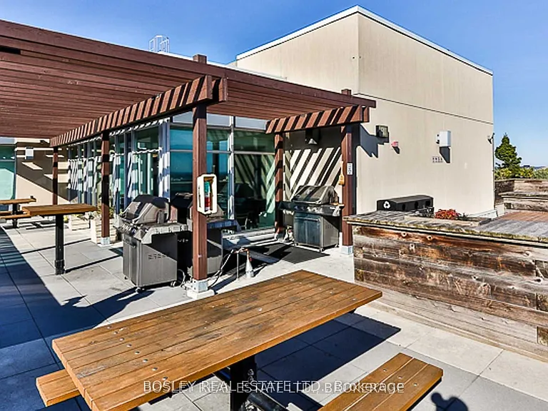 230 King St E #1201 — Photo 18