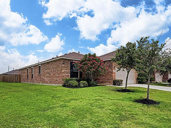 2nd image of 5803 Banyan Oak Ct