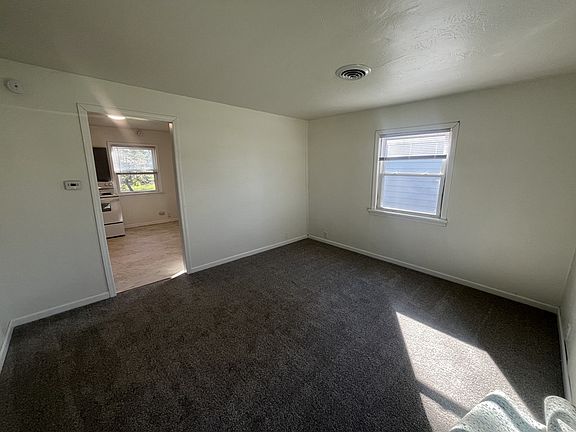 3rd image of 929 Biemeret St