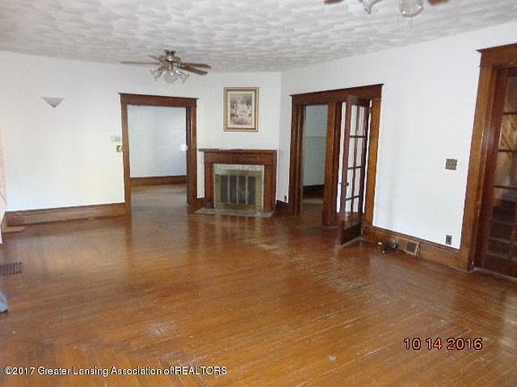 2nd image of 233 N Cochran Ave
