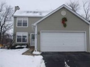 411 Fenmore Ct, Genoa City, WI 53128