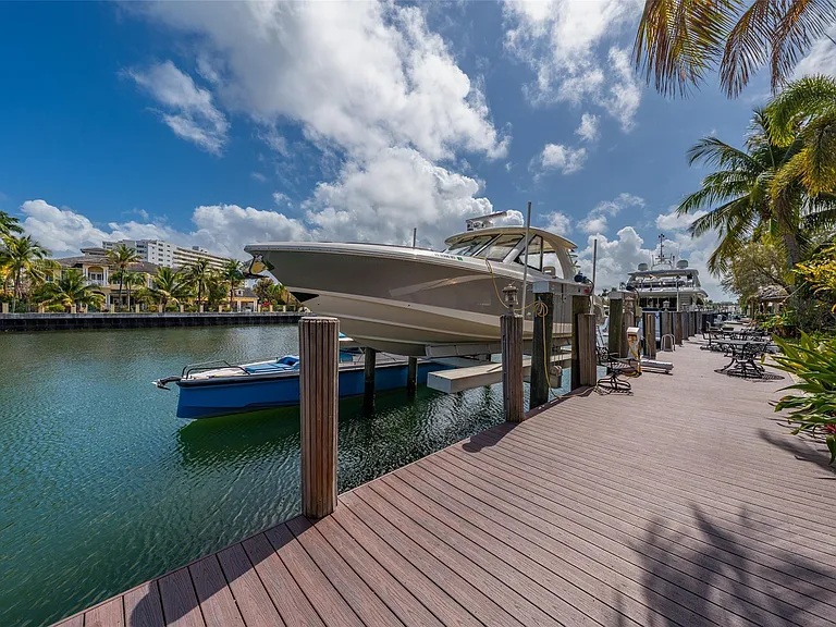 330 Royal Plaza Dr — Photo 42