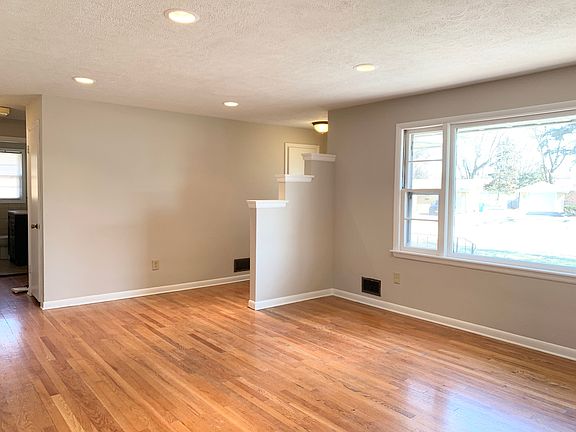 5th image of 459 Marian Ave