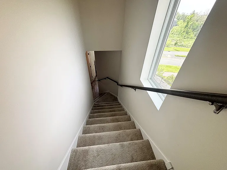 5136 Hampton St NE — Photo 17