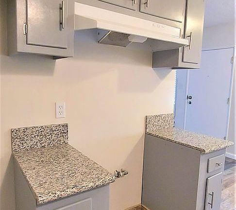 4th image of 12704 Cedar Ave #284