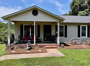 1102 Saint Charles Ct, Newton, NC 28658