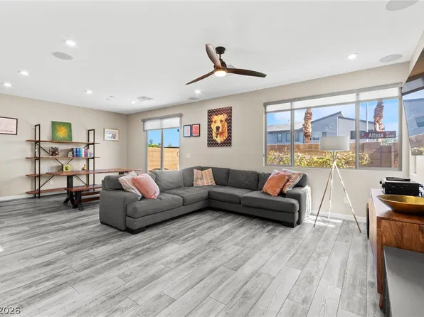 9220 Desert Pearl Ave, Spring Valley, NV 89148