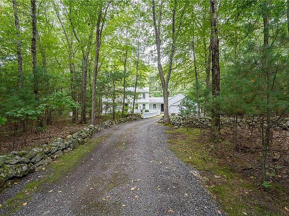 4th image of 165 Stone Dam Rd