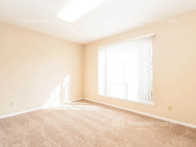 11836 Lake Fern Dr — Photo 9